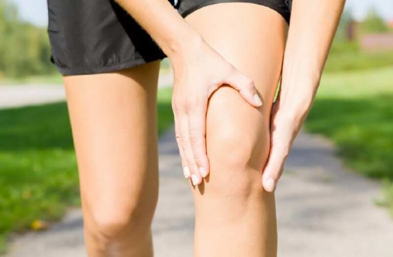 Jak uniknąć uszkodzenia łąkotki? Porady dla aktywnych osób i sportowców.